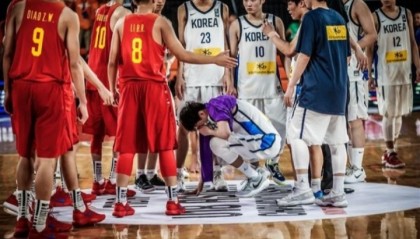 app下载-李贤重又哭了7年前就曾被中国队打哭 彼时拿下33分10板6助4断